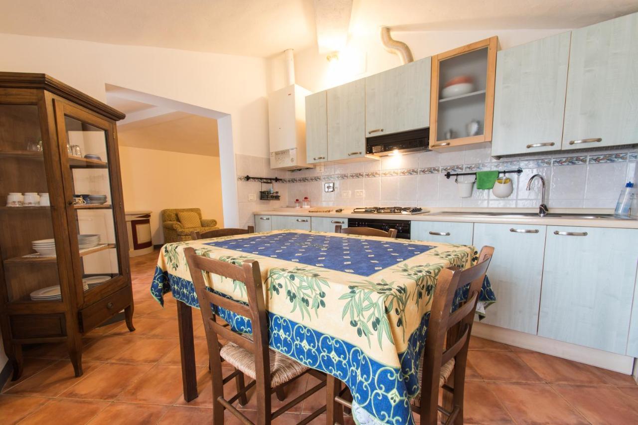 Casa Vacanze Villa Giusterna Monte Benichi Exterior foto