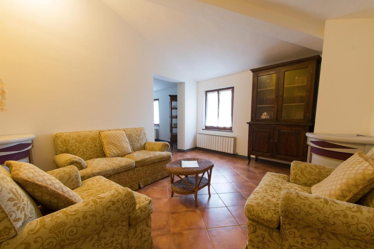 Casa Vacanze Villa Giusterna Monte Benichi Exterior foto
